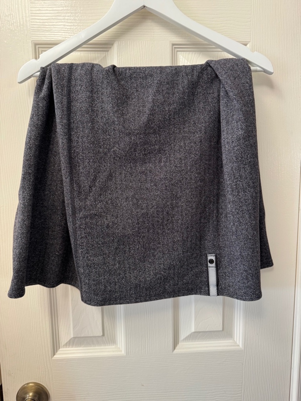 Lululemon Vinyasa Scarf Foulard – NWT | Gray Herringbone | Convertible Wrap - Picture 4 of 9